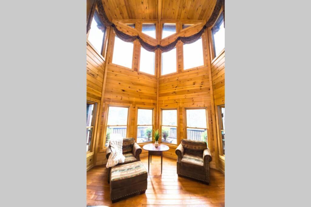 Christmas Lodge-Secluded Near Downtown Blue Ridge Bagian luar foto