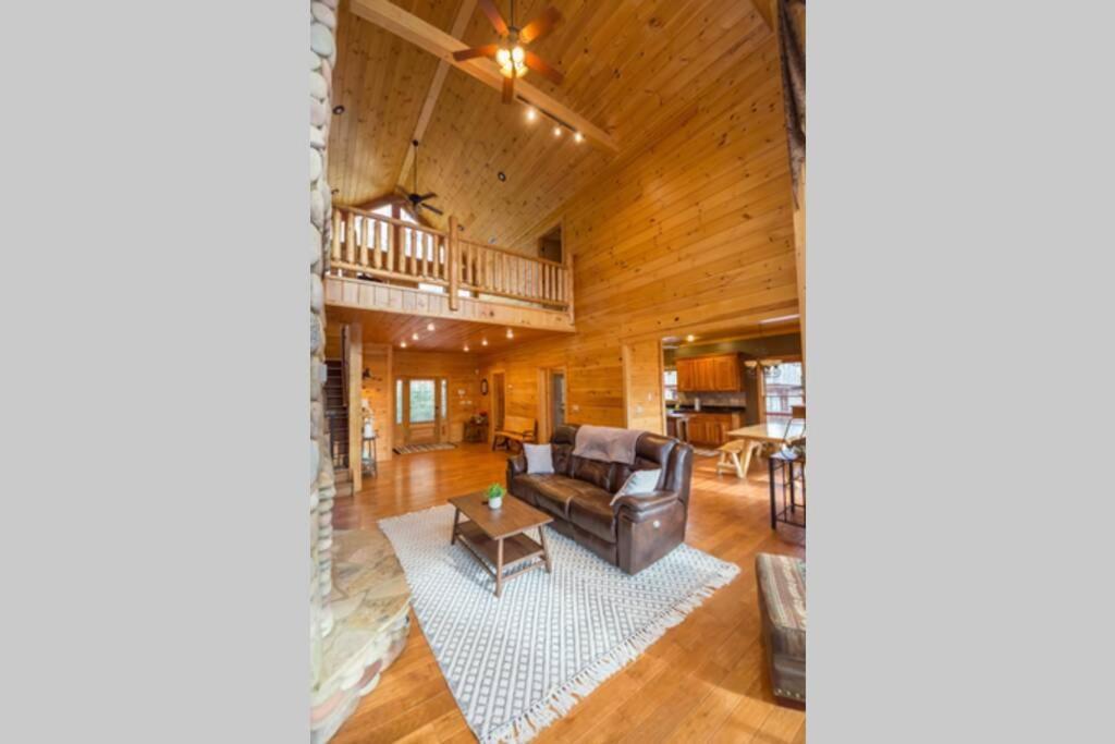 Christmas Lodge-Secluded Near Downtown Blue Ridge Bagian luar foto