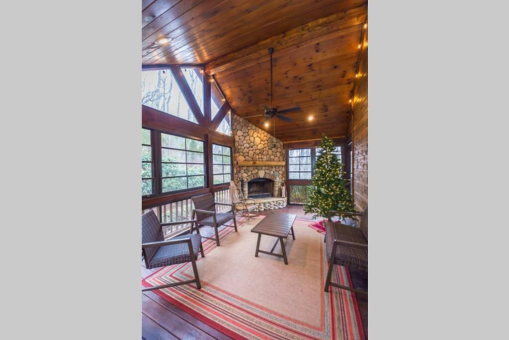 Christmas Lodge-Secluded Near Downtown Blue Ridge Bagian luar foto