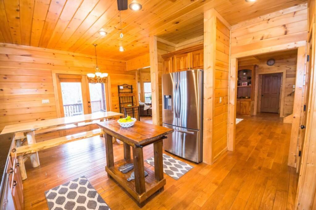 Christmas Lodge-Secluded Near Downtown Blue Ridge Bagian luar foto