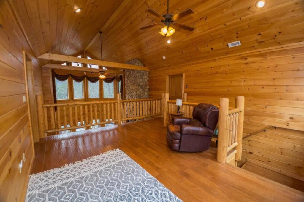 Christmas Lodge-Secluded Near Downtown Blue Ridge Bagian luar foto